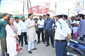 महादेव घाट में 21 करोड़ की लागत से बनने वाली नवीन पुल से पहले सर्विस रोड तैयार करने के निर्देश