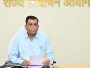  नगर पालिका- त्रिस्तरीय पंचायत के आम/उप निर्वाचन  की तैयारियों को लेकर निर्वाचन आयुक्त ने समीक्षा बैठक ली
