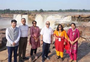  चित्रकोट की खूबसूरती और बस्तर की लोक-संस्कृति ने मोहा देशभर से आए अधिकारियों का मन