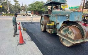  उप मुख्यमंत्री अरुण साव के निर्देश पर एक्शन में पीडब्ल्यूडी, सड़कों की मरम्मत युद्धस्तर पर शुरू