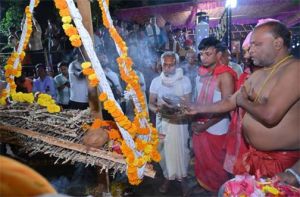  विश्व प्रसिद्ध बस्तर दशहरा पर्व मनाने के लिए अनुमति पूजा विधान में दिखी अपार उत्साह