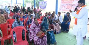  पांच गांवों के ग्रामीणों से मिले जिला पंचायत अध्यक्ष नवीन अग्रवाल