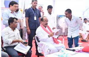 लोगों की समस्याओं का समाधान शासन-प्रशासन की प्राथमिकता : अरुण साव लोगों की समस्याओं का समाधान शासन-प्रशासन की प्राथमिकता : अरुण साव
