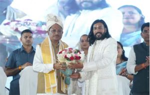  बाबा गुरु घासीदास जी के सत्य, अहिंसा और सामाजिक समरसता के मार्ग पर आगे बढ़ रही प्रदेश सरकार : मुख्यमंत्री 