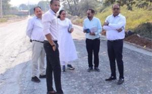  लोक निर्माण विभाग के सचिव ने सड़क चौड़ीकरण एवं पुल निर्माण कार्यों का किया निरीक्षण