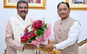   मुख्यमंत्री विष्णु देव साय से सांसद धर्मेंद्र प्रधान ने की शिष्टाचार भेंट