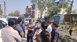 कलेक्टर अग्रवाल ने निगम कमिश्नर प्रकाश के साथ किया सड़क विकास कार्यों का निरीक्षण