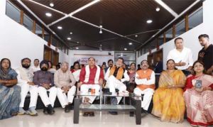 भाजपा प्रदेश अध्यक्ष किरण देव सहित भाजपा पदाधिकारियों ने प्रदेश कार्यालय में सुनी 'मन की बात'