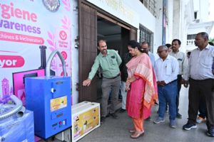 महापौर मीनल चौबे के नेतृत्व में महिला स्वच्छता को बढ़ावा