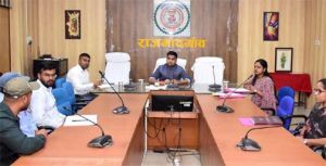  कलेक्टर ने प्रयास आवासीय विद्यालय के संचालन एवं शैक्षणिक गतिविधियों की समीक्षा की