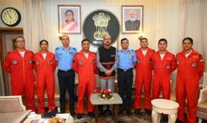 राज्यपाल से एयर ऑफिसर कमांडिंग नंदा कुमार बाला ने की सौजन्य भेंट