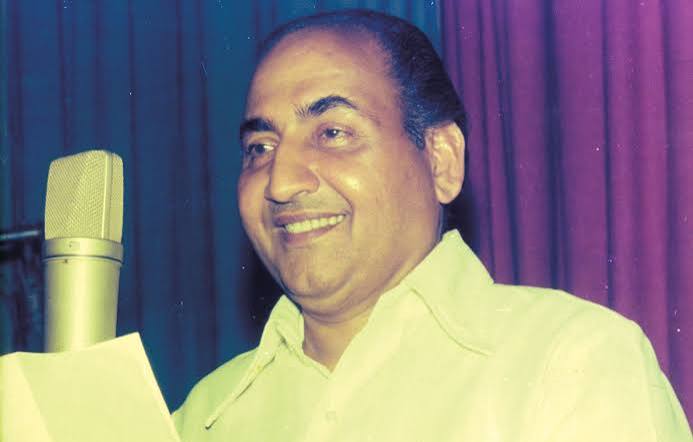 सुहानी रात ढल चुकी, न जाने तुम कब आओगे... सुहानी रात ढल चुकी, न जाने तुम कब आओगे...