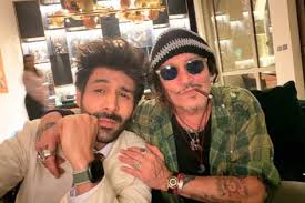 सऊदी अरब में जॉनी डेप से मिले कार्तिक आर्यन सऊदी अरब में जॉनी डेप से मिले कार्तिक आर्यन