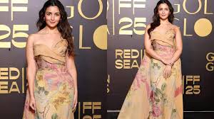 आलिया भट्ट को रेड सी फिल्म महोत्सव में मिला ‘गोल्डन ग्लोब्स अवार्ड' आलिया भट्ट को रेड सी फिल्म महोत्सव में मिला ‘गोल्डन ग्लोब्स अवार्ड'