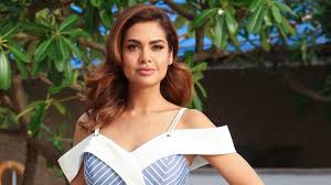 यूएई में फंसे रहने के बाद अभिनेत्री ईशा गुप्ता भारत लौटीं यूएई में फंसे रहने के बाद अभिनेत्री ईशा गुप्ता भारत लौटीं