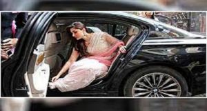  करीना के पास हैं करोड़ों रुपये की लग्जरी कारें.. जानें कितनी संपत्ति की मालकिन हैं मिसेस खान