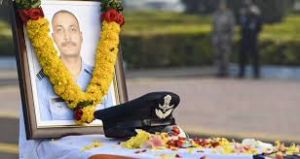 कमल हासन, सोनू सूद और अदनान सामी ने विंग कमांडर नमांश स्याल को श्रद्धांजलि दी