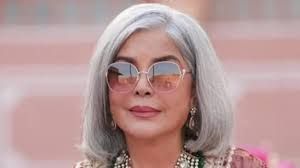  मेरी सफलता की आवाज थीं आशा जी : जीनत अमान