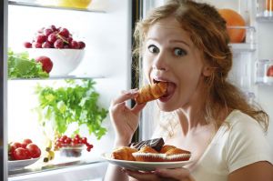  क्या ज्यादा खाना खाने से मोटे होते हैं? एक्सपर्ट से जानें खाने से जुड़े ऐसे 7 मिथकों का सच