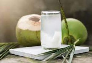 नारियल पानी गर्मियों का सबसे फायदेमंद पेय 
