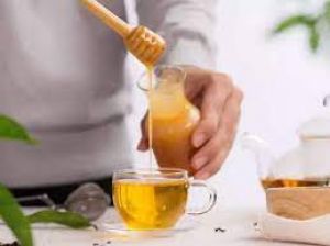  क्या चाय में चीनी के बजाए शहद डालना ज्यादा हेल्दी है? जानें एक्सपर्ट की राय