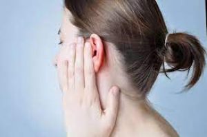 मॉनसून में बढ़ जाते हैं कान में इंफेक्शन के मामले, जानें कारण, लक्षण और उपाय
