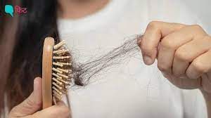 बालों का झड़ना अब बन गया है स्ट्रेस की वजह? एक्सपर्ट से जानें कारण और उपाय