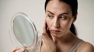  भूलकर भी चेहरे पर न लगाएं ये 4 चीजें, त्वचा को हो सकता है नुकसान