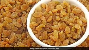 रोज किशमिश खाने से आंतों की सेहत को मिलते हैं ये 5 फायदे 