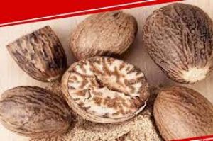  सिर्फ जुकाम से नहीं, कई समस्याओं से राहत देता है जायफल