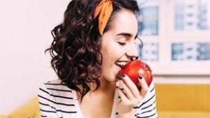  क्या रोज एक सेब खाने से सच में डॉक्टर दूर रहता है?
