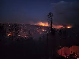 जंगल की आग के कारण 5000 लोग विस्थापित