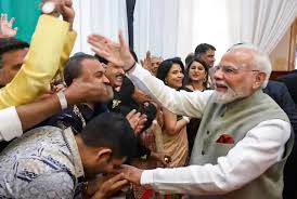 भारत की 'एक्ट ईस्ट पॉलिसी' को और मजबूती देने प्रधानमंत्री मोदी इंडोनेशिया पहुँचे भारत की 'एक्ट ईस्ट पॉलिसी' को और मजबूती देने प्रधानमंत्री मोदी इंडोनेशिया पहुँचे
