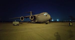 वायुसेना का विमान ईरान में फंसे 58 भारतीय जायरीन को लेकर लौटा