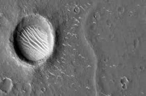 चीन ने तियानवेन-1 प्रोब यान से ली गयी मंगल की तस्वीरें जारी कीं