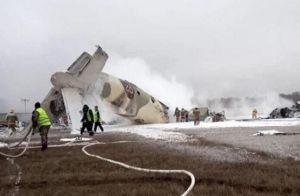 विमान दुर्घटनाग्रस्त, चालक दल के चार सदस्यों की मौत