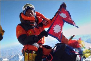  नेपाली पर्वतारोही ने 25वीं बार माउंट एवरेस्ट पर चढ़ाई कर बनाया रिकॉर्ड