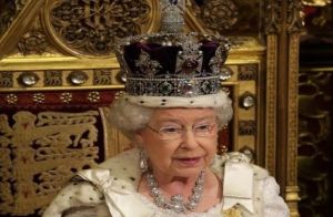  ब्रिटेन की महारानी के जन्मदिन पर भारतवंशी कोविड-19 पेशेवर होंगे सम्मानित