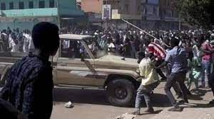  सूडान में सेना ने नेताओं को गिरफ्तार कर सरकार को भंग किया, आपातकाल की घोषणा