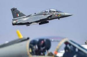 सिंगापुर एअरशो में भारतीय वायुसेना का तेजस दिखाएगा करतब