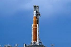 ईंधन रिसाव के कारण नासा को चंद्र रॉकेट का परीक्षण दूसरी बार टालना पड़ा