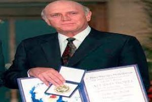   पूर्व राष्ट्रपति क्लार्क का नोबेल शांति पुरस्कार पदक चोरी