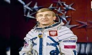 धरती की परिक्रमा करने वाले पोलैंड के एकमात्र अंतरिक्ष यात्री का निधन