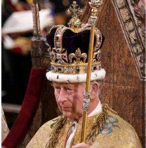 महाराजा चार्ल्स तृतीय ने राज्याभिषेक समारोह के दौरान सेंट एडवर्ड का ताज पहना
