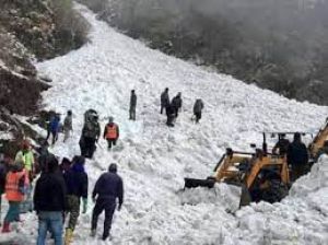 गिलगित-बाल्टिस्तान क्षेत्र में हिमस्खलन से 10 लोगों की मौत
