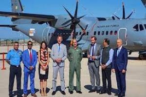स्पेन में आयोजित समारोह में एयरबस ने भारतीय वायु सेना प्रमुख को सौंपा सी295 विमान