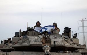  इज़रायली सेना ने लापता 120 बंधकों का पता लगाने के लिए गाजा में छापे मारे