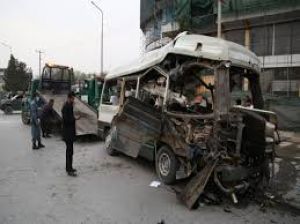 मिनी बस में विस्फोट में सात लोगों की मौत, 20 घायल