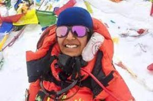  नेपाल के प्रधानमंत्री ने सबसे युवा भारतीय एवरेस्ट पर्वतारोही को सम्मानित किया