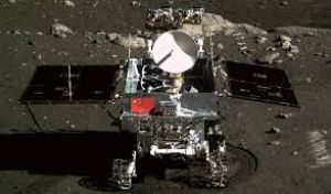 चीनी अंतरिक्ष यान चंद्रमा के सुदूर हिस्से में उतरा, मिट्टी-चट्टान के नमूने लेगा
